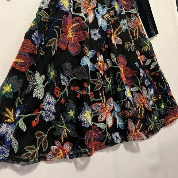 Dress Women’s Velvet Black Floral Embroidery Size Large Long Sleeves Lined Zip - Picture 11 of 12